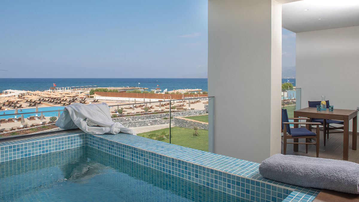Aqua Marine Suite Waterfront with heated outdoor whirlpool and gym